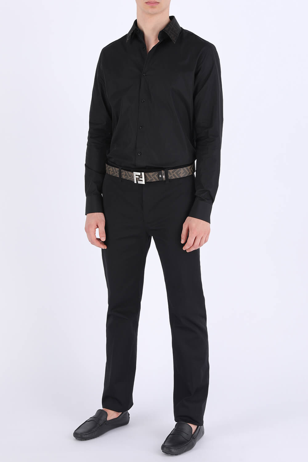 מכנסיים מחוייטים שחורים